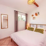 Semesterbostad Les Hauts De Jeanvert - Le Cedre - Piscine - *